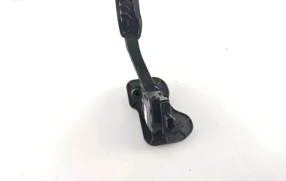 Accelerator throttle pedal
