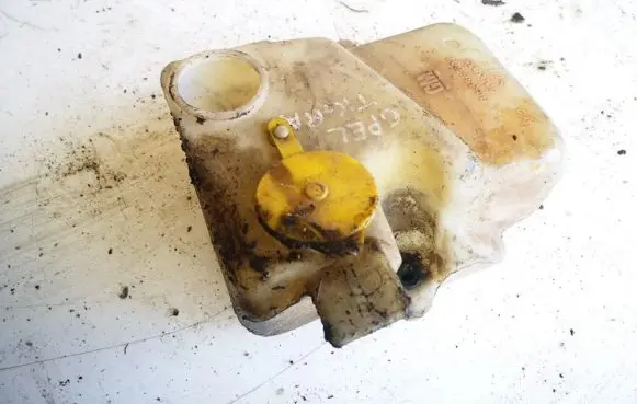 Opel Tigra A Windshield washer fluid reservoir/tank 90386397