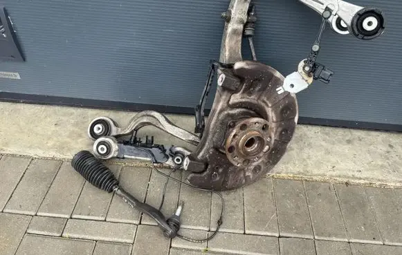 Mercedes-Benz GLC X253 C253 Front wheel hub spindle knuckle 