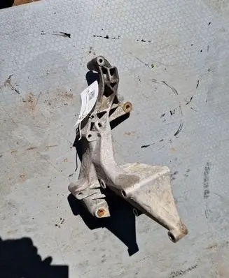 Volkswagen Transporter - Caravelle T4 Generator/alternator bracket 074145169F