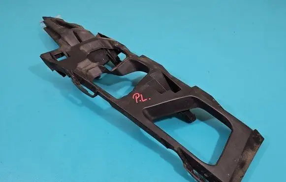 Front bumper mounting bracket