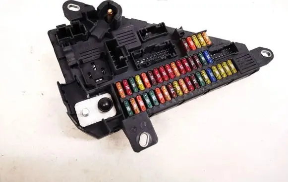 BMW 5 E60 E61 Fuse box set 9138830-01