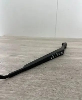 Lexus IS 200-300 Front wiper blade arm