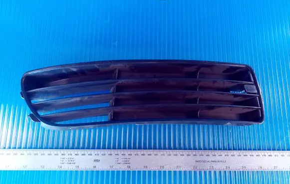 Audi A4 S4 B5 8D Front bumper lower grill 8D0807346G