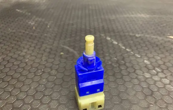 Mercedes-Benz ML W163 Brake pedal sensor switch A0015459509