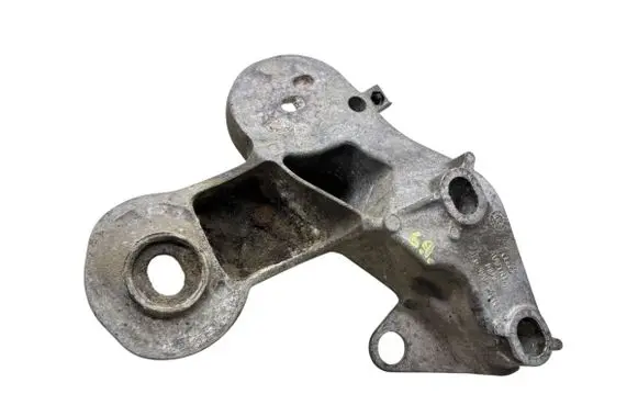 Engine mounting bracket
