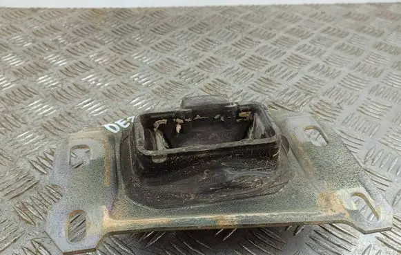 DS Automobiles 7 Crossback Gearbox mount 9813699680