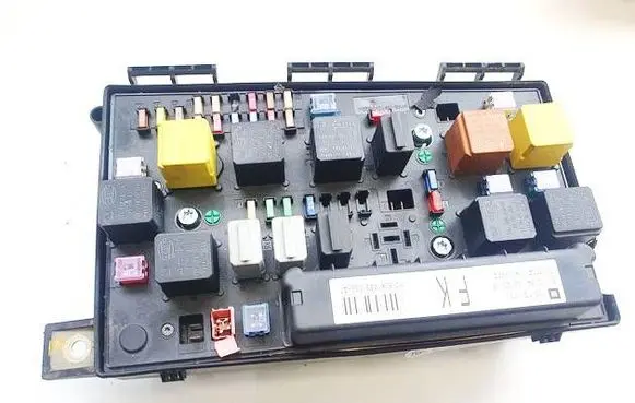 Opel Astra H Fuse box set 13191133 5DK00866847