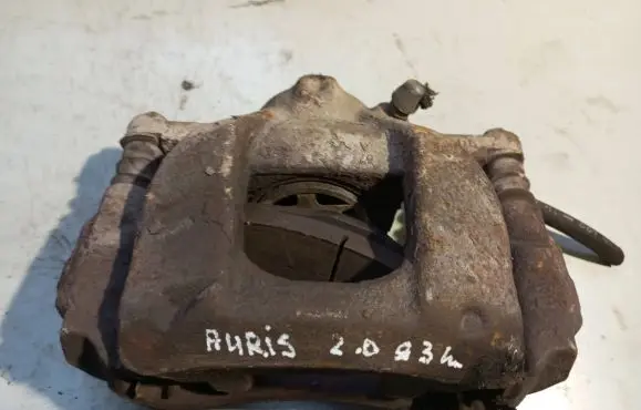 Toyota Auris 150 Front brake caliper