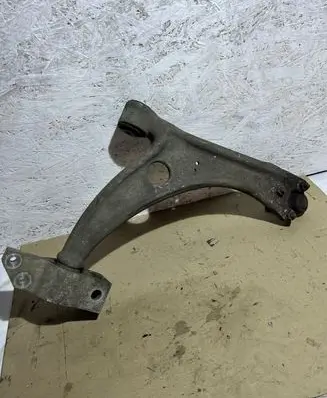 Volkswagen PASSAT B6 Front lower control arm/wishbone