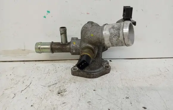 Hyundai ix20 Thermostat housing 