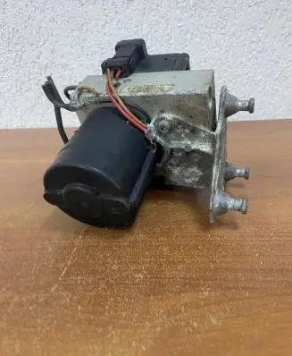 Mercedes-Benz C W202 ABS Pump A0034310312 E197