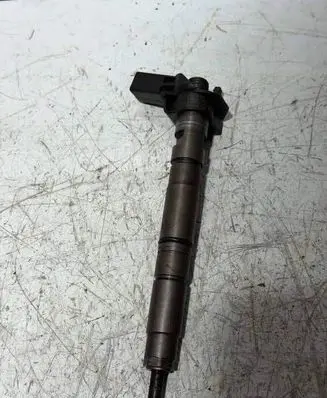 Audi A3 S3 A3 Sportback 8P Fuel injector 03L130277 090526 0445116030