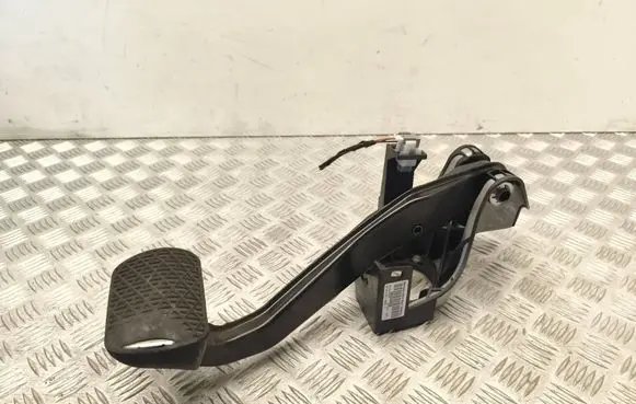 Mercedes-Benz E W212 Brake pedal A2042902001