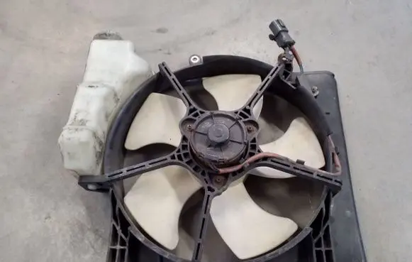 Honda Jazz Radiator cooling fan shroud OEM