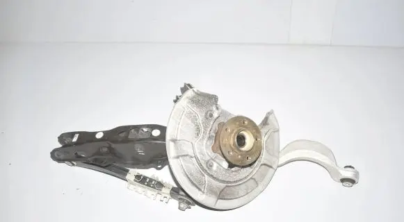 BMW X7 G07 Rear wheel hub 6878029 6878017 6878037