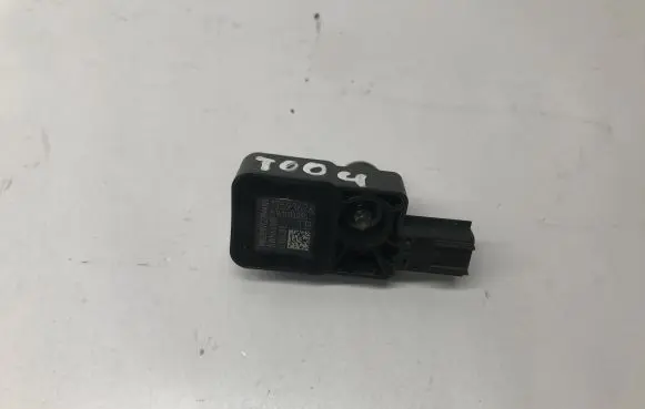 Chevrolet Camaro Airbag deployment crash/impact sensor 13593676