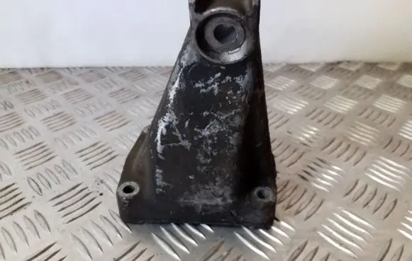 Mercedes-Benz Sprinter W901 W902 W903 W904 Engine mounting bracket A6112230304
