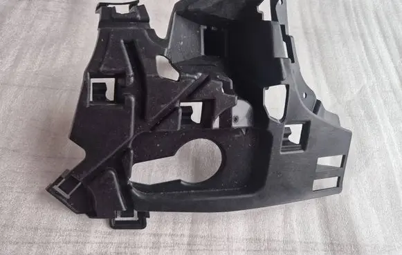 Volvo XC60 Front bumper mounting bracket 32234932