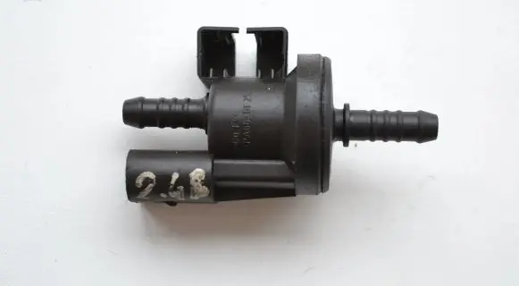 Audi A4 S4 B7 8E 8H Turbo solenoid valve 06E906517