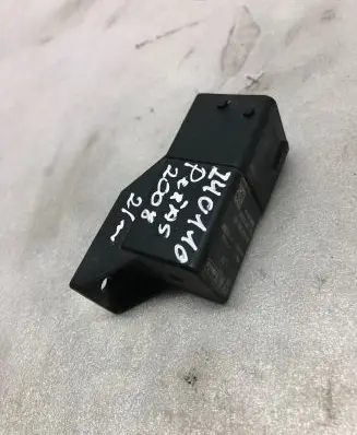 Peugeot 2008 II Glow plug pre-heat relay 9803299780