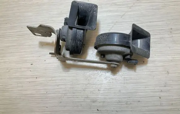 BMW 5 E60 E61 Horn signal