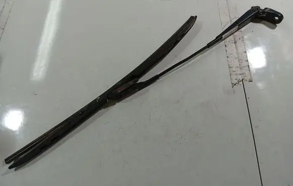 Skoda Fabia Mk2 (5J) Front wiper blade arm 5J1955409B