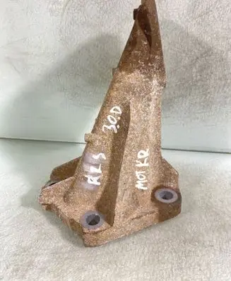 Land Rover Range Rover Sport L320 Engine mounting bracket AH226061BA