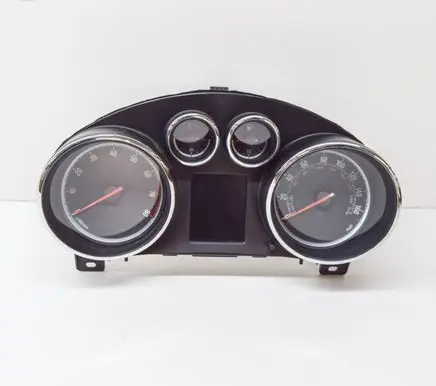 Opel Zafira C Speedometer (instrument cluster) 13374899 600775881