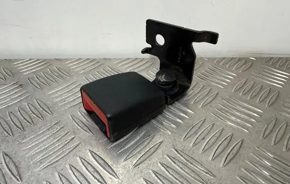 Alfa Romeo Giulia Rear seatbelt buckle 156112957