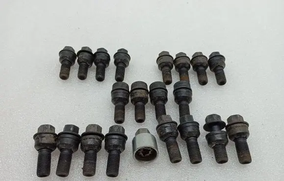 Porsche 911 992 Spare wheel bolt 