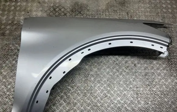 Ford Explorer VI Fender