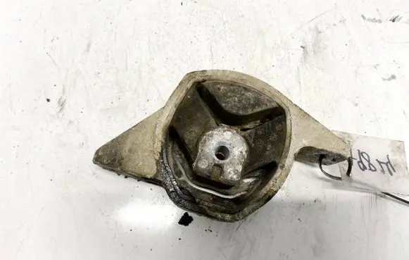 Audi A6 S6 C5 4B Engine mount bracket
