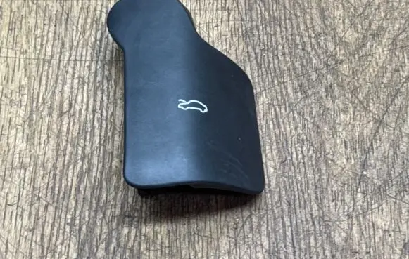 Porsche Macan (95B) Engine bonnet (hood) release handle 8T2823533