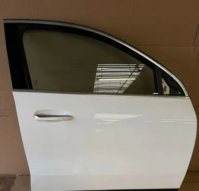 Mercedes-Benz GLA H247 Front door