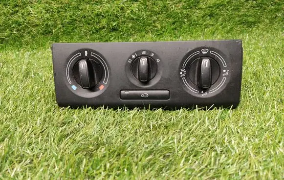Skoda Fabia Mk2 (5J) Climate control unit 5J0819045D