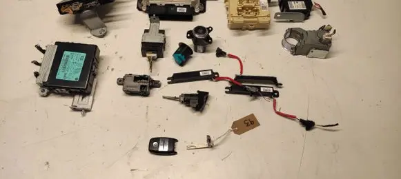 KIA Stonic Engine ECU kit and lock set 39128-04040