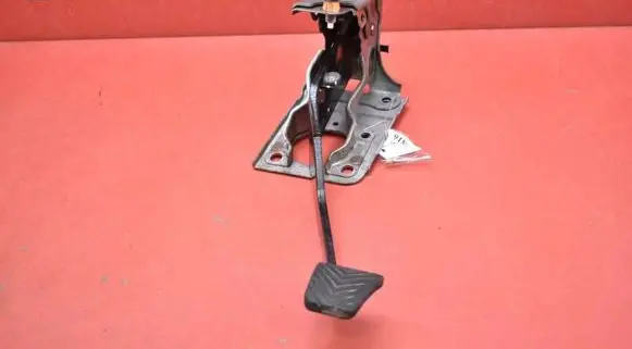 Citroen C-Crosser Accelerator throttle pedal