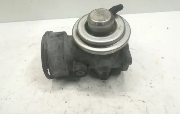 Volkswagen Caddy EGR valve 03G131501AG 083515101