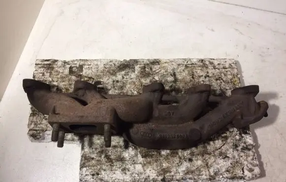 Audi A6 S6 C4 4A Exhaust manifold 046253033A