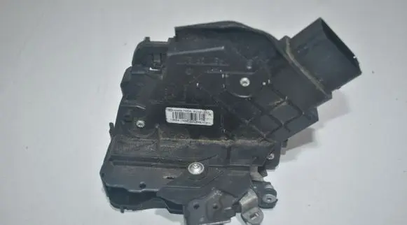 Ford C-MAX I Front door lock 7M5AR21812AA