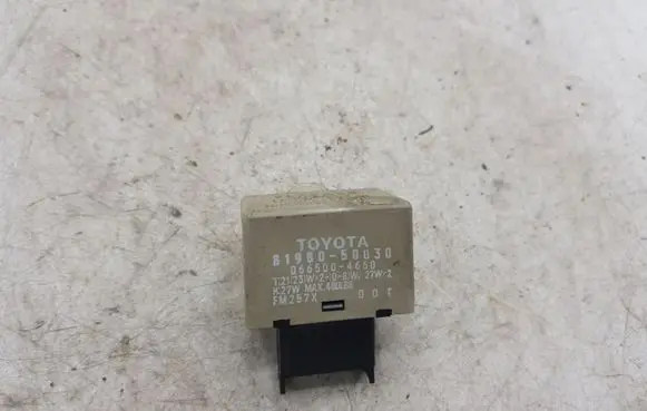 Toyota Avensis Verso Indicator relay 8198050030 0665004650