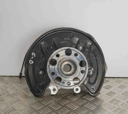 Mercedes-Benz C W205 Rear wheel hub