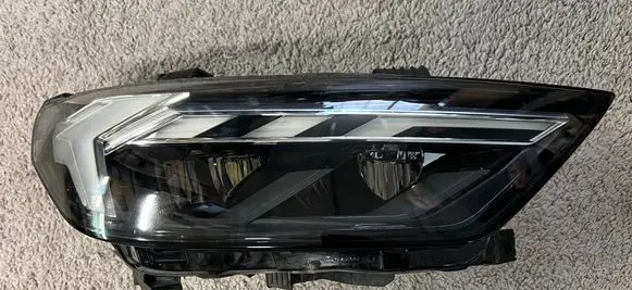 Audi A1 Headlight/headlamp 82A941034D 90106083
