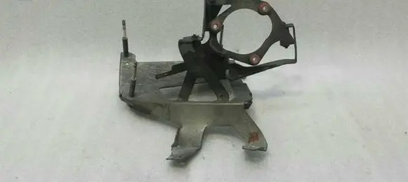 Mercedes-Benz CLS C219 Pneumatic air compressor holding bracket A0001405385