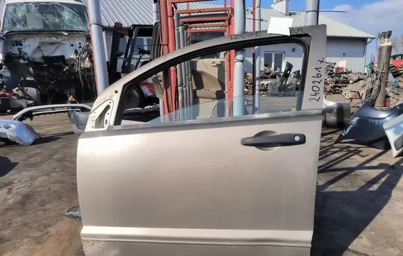 Dodge Caliber Front door