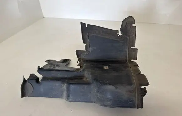 Volvo V70 Intercooler air guide/duct channel 31383692 M0N7A