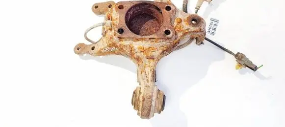 Rear wheel hub