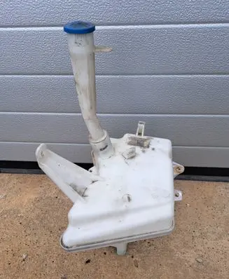 Toyota Avensis T270 Windshield washer fluid reservoir/tank 8531005140 5531005140 1006092