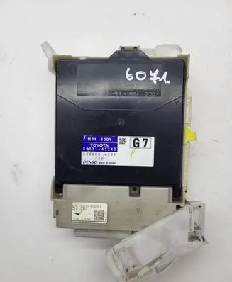 Toyota Prius+ (ZVW40) BSM Control unit 8922147242 2380004351